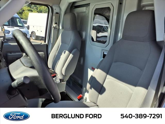 2025 Ford E-Series Base - Photo 11