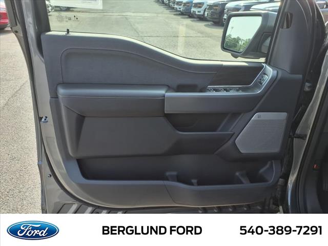 2025 Ford F-150 Lightning Lariat - Photo 11