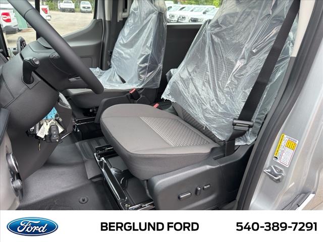 2025 Ford Transit XLT - Photo 12