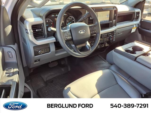 2025 Ford F-550 XL - Photo 12