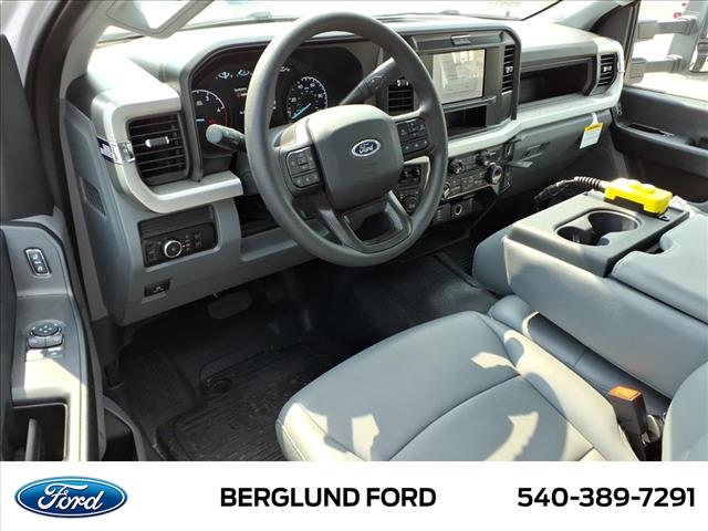 2025 Ford F-550 XL - Photo 12