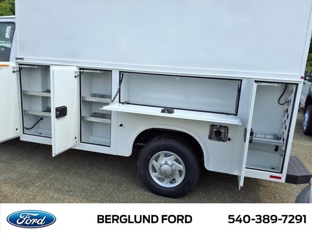 2025 Ford E-Series Base - Photo 12