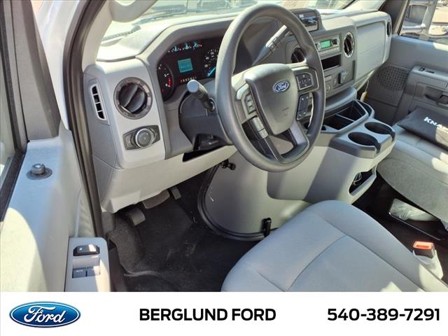 2025 Ford E-Series Base - Photo 12