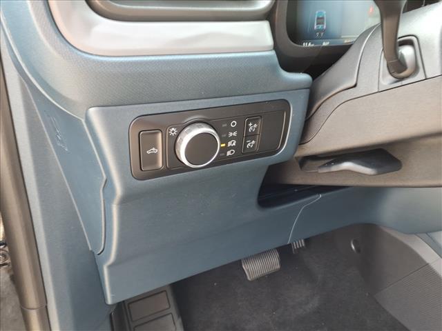 2025 Ford Maverick XL - Photo 12