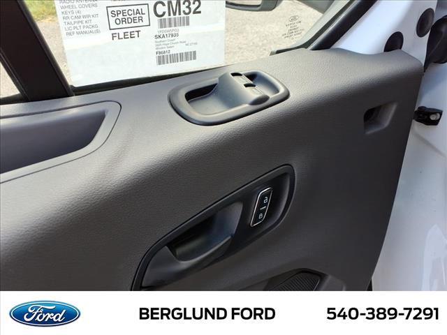 2025 Ford Transit Base - Photo 13