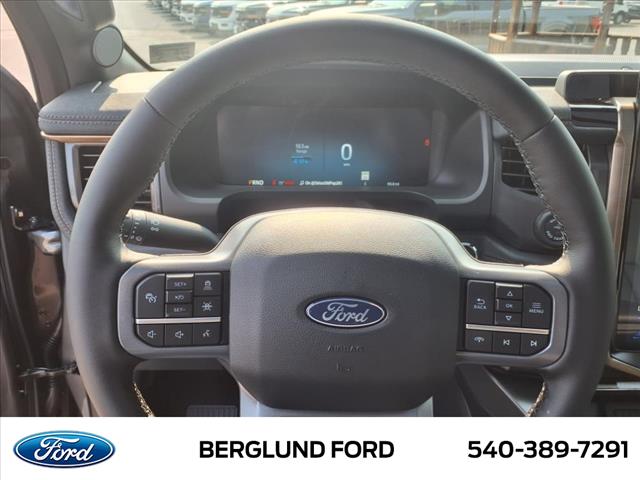 2025 Ford F-150 Lightning Lariat - Photo 13