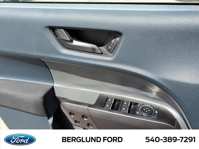 2025 Ford Maverick XL - Photo 13