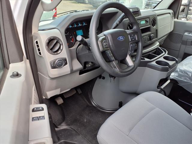 2025 Ford E-Series Base - Photo 15