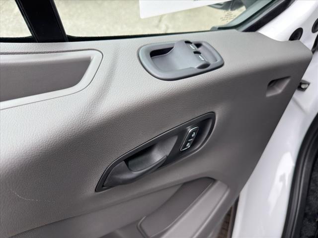 2025 Ford Transit Base - Photo 15