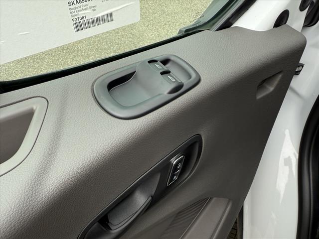 2025 Ford Transit Base - Photo 15