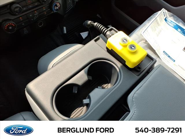 2025 Ford F-550 XL - Photo 17