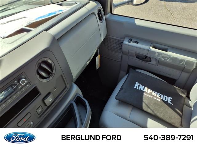 2025 Ford E-Series Base - Photo 19