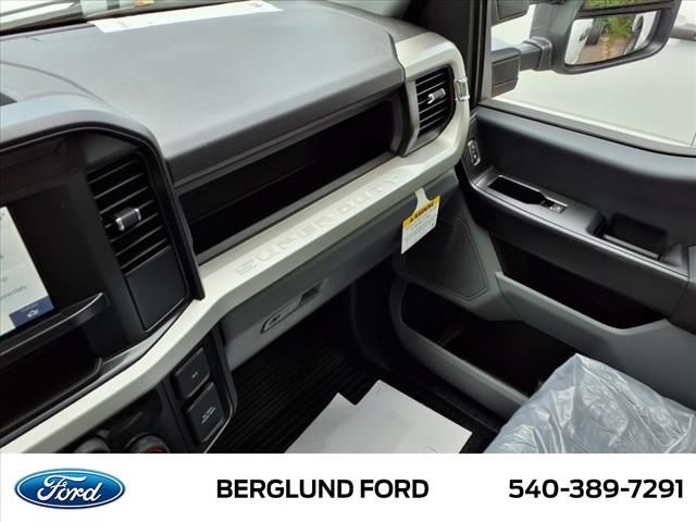 2025 Ford F-600 XL - Photo 21