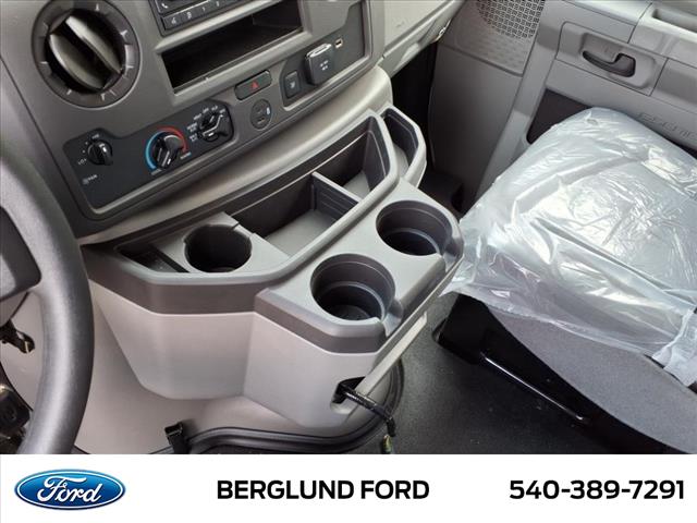 2025 Ford E-Series Base - Photo 21