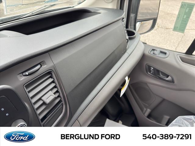 2025 Ford Transit Base - Photo 22