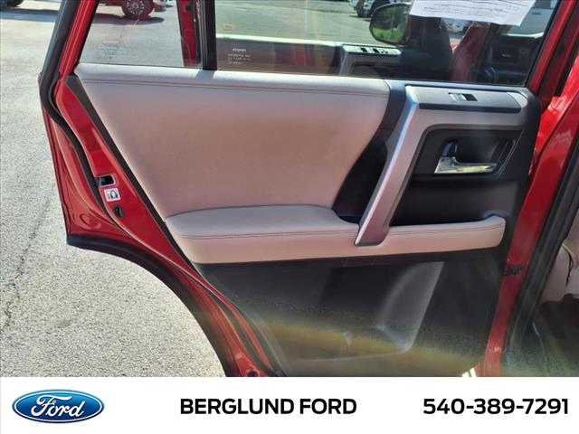 2019 Toyota 4Runner SR5 Premium - Photo 39