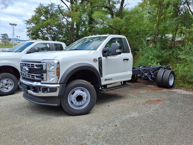 2025 Ford F-600 XL - Photo 3
