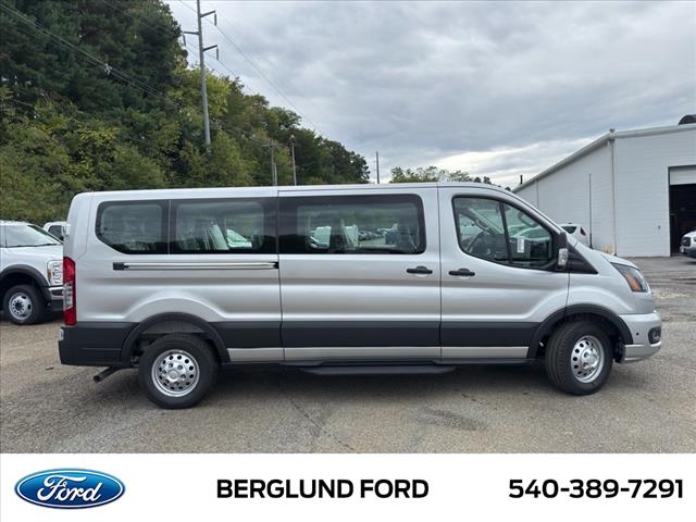 2025 Ford Transit XLT - Photo 4