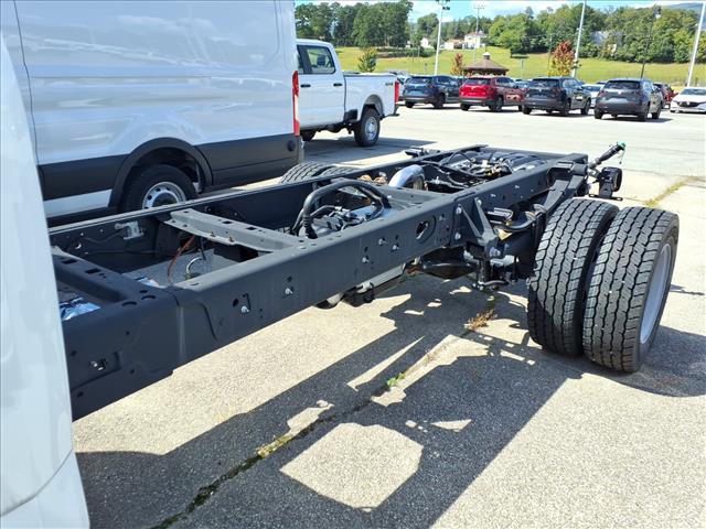 2024 Ford F-600 XL - Photo 4