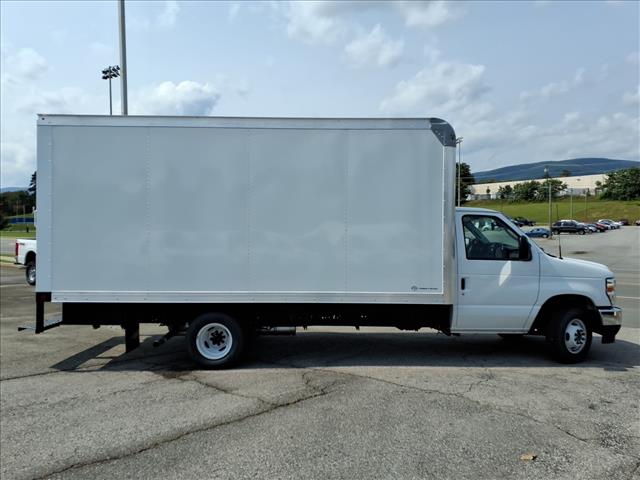 2026 Ford E-Series Base - Photo 4