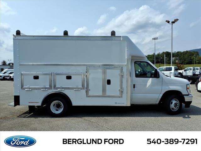 2026 Ford E-Series Base - Photo 4