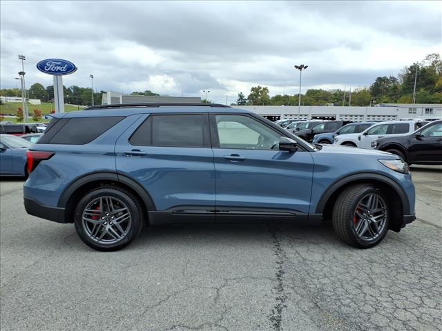 2025 Ford Explorer ST - Photo 4