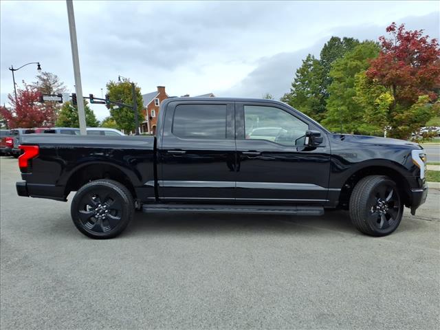 2025 Ford F-150 Lightning Platinum - Photo 4