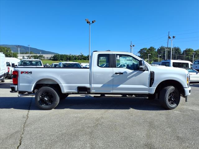 2025 Ford F-350 Super Duty XL - Photo 4