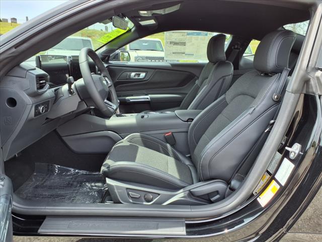 2025 Ford Mustang EcoBoost - Photo 5