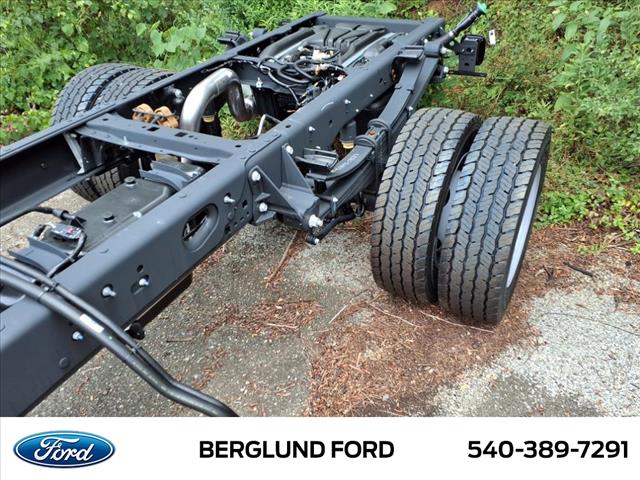 2025 Ford F-600 XL - Photo 5