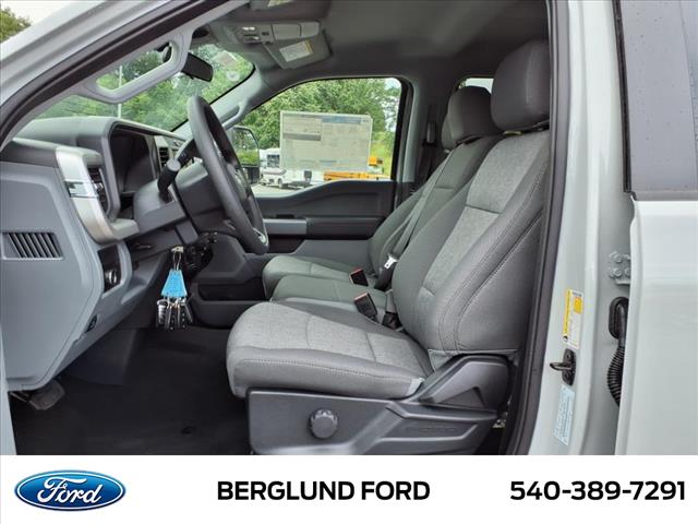 2025 Ford F-350 Super Duty XL - Photo 5