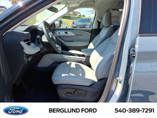 2025 Ford Explorer Active - Photo 6