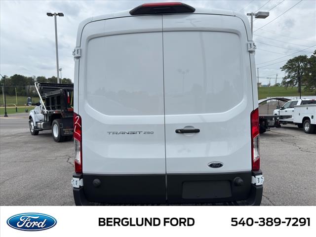2025 Ford Transit Base - Photo 6