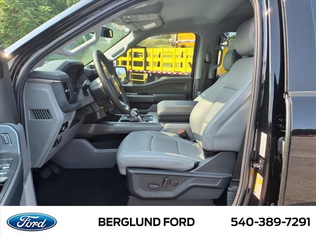 2025 Ford F-150 Lightning Flash - Photo 6