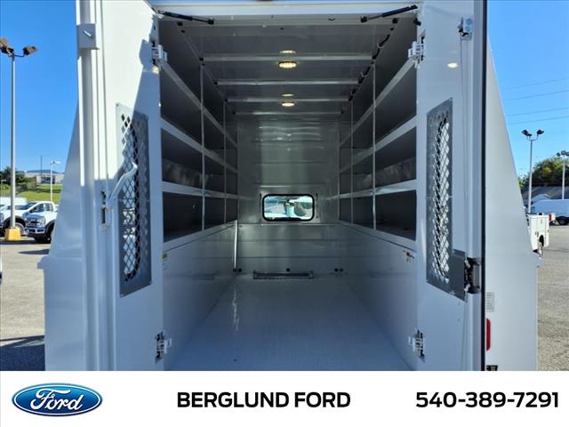 2025 Ford F-550 XL - Photo 7