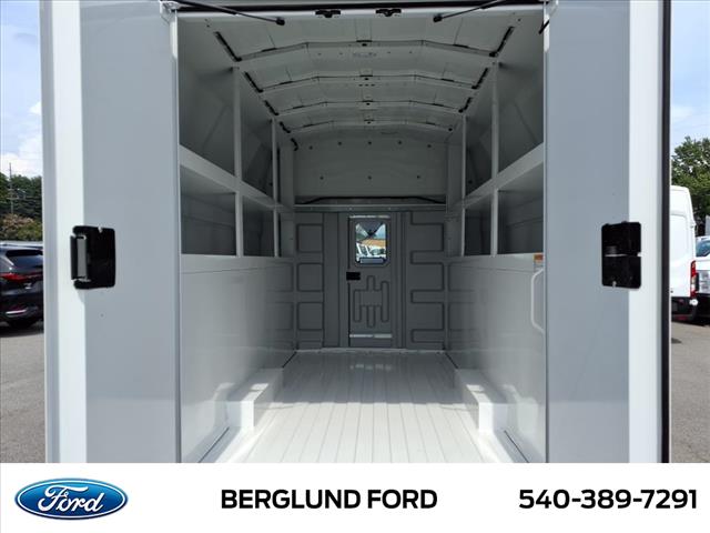 2024 Ford Transit 350 HD - Photo 7