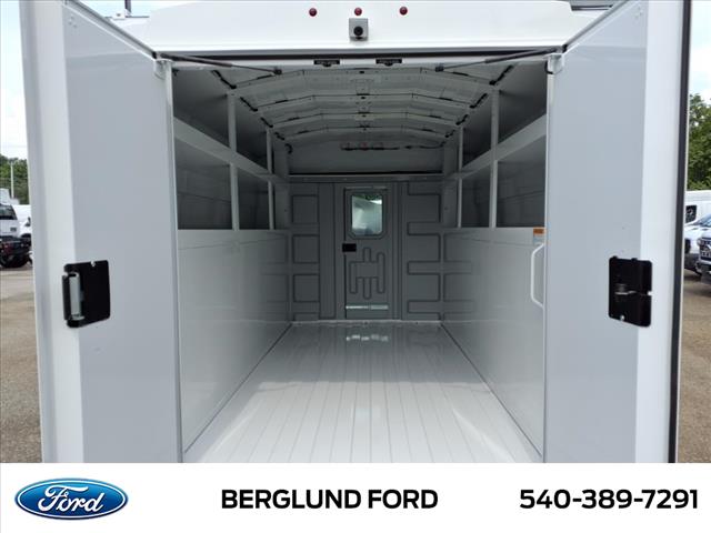 2025 Ford E-Series Base - Photo 7