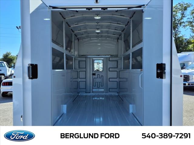 2025 Ford E-Series Base - Photo 7