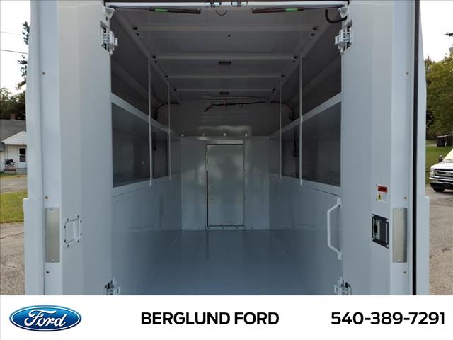 2025 Ford Transit Base - Photo 8