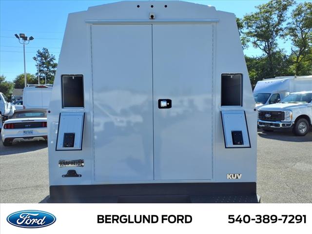 2025 Ford E-Series Base - Photo 8