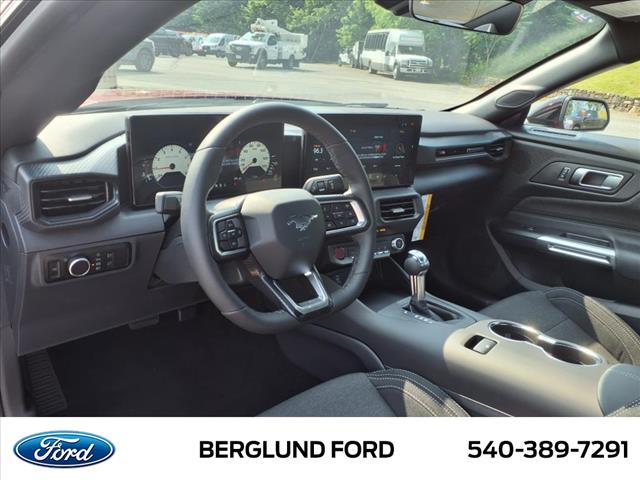 2025 Ford Mustang EcoBoost - Photo 9