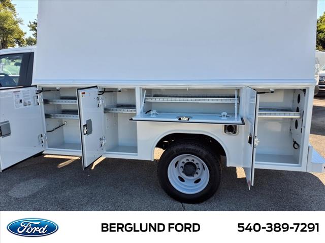 2025 Ford F-550 XL - Photo 9
