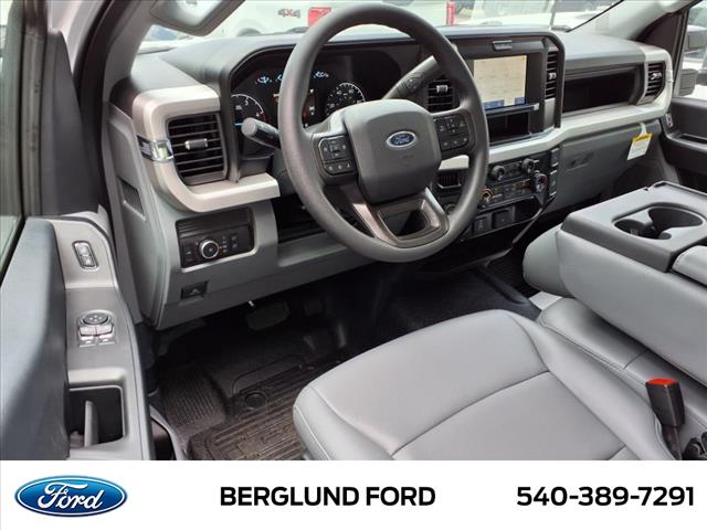 2025 Ford F-600 XL - Photo 9