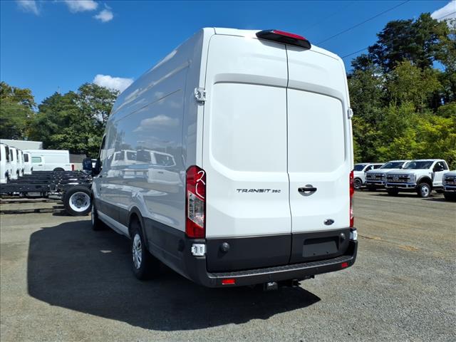2025 Ford Transit Base