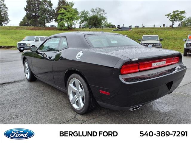 2011 Dodge Challenger SE