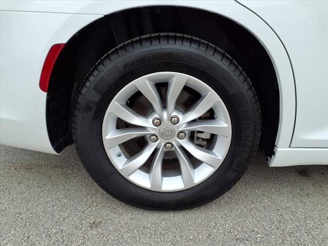 2023 Chrysler 300 Touring