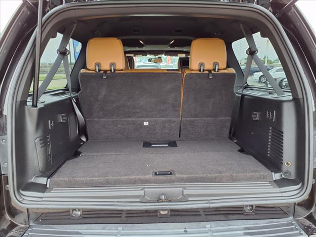 2013 Lincoln Navigator L Base