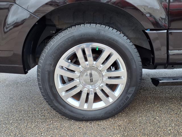 2013 Lincoln Navigator L Base