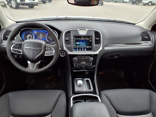 2023 Chrysler 300 Touring