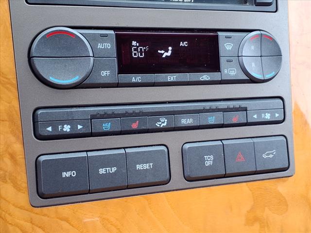 2013 Lincoln Navigator L Base
